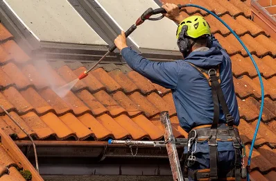 Démoussage et hydrofuge de toiture à Amfroipret
